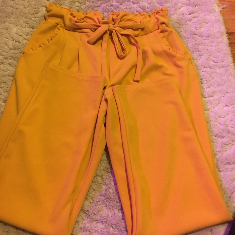 ❤️Yellow scrunchy waist pants